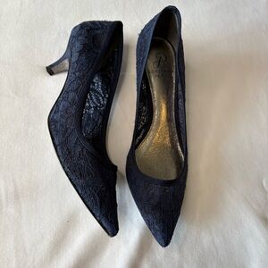 Adrianna Papell Navy Blue Lace Leather Heels Sz 8 Sz 38